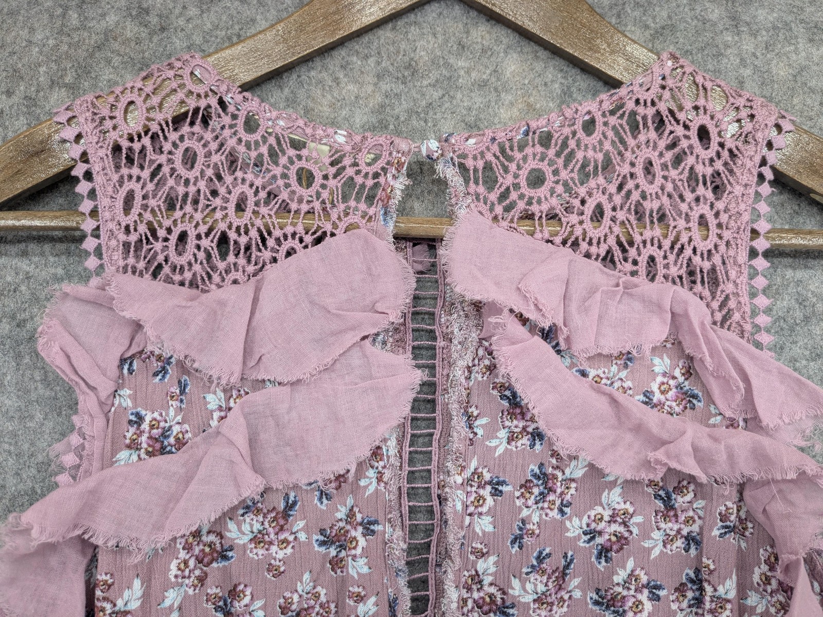 Gimmicks Dress Womens Large Floral Crochet Lace Sleeveless Ruffle Boho NWT