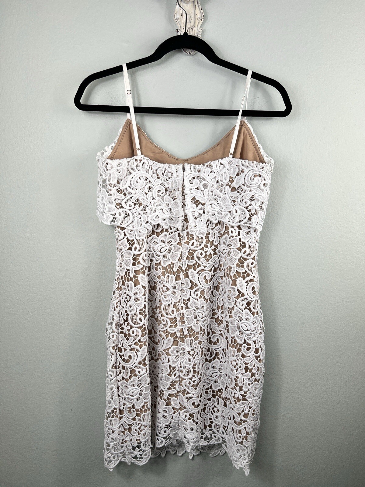 NWT GUESS Brilliant White Spaghetti Strap Nevaeh Popover Lace Dress Size S Small