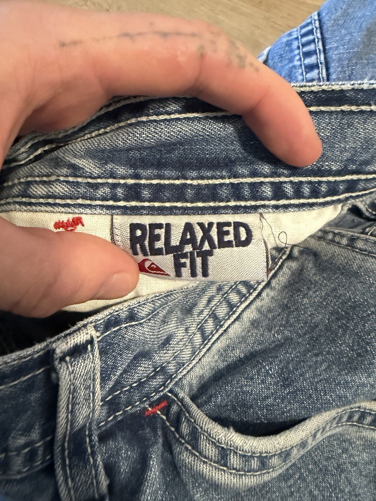 Quiksilver Men’s Blue Denim Relaxed Fit Jeans Medium Wash Cargo Pockets Logo