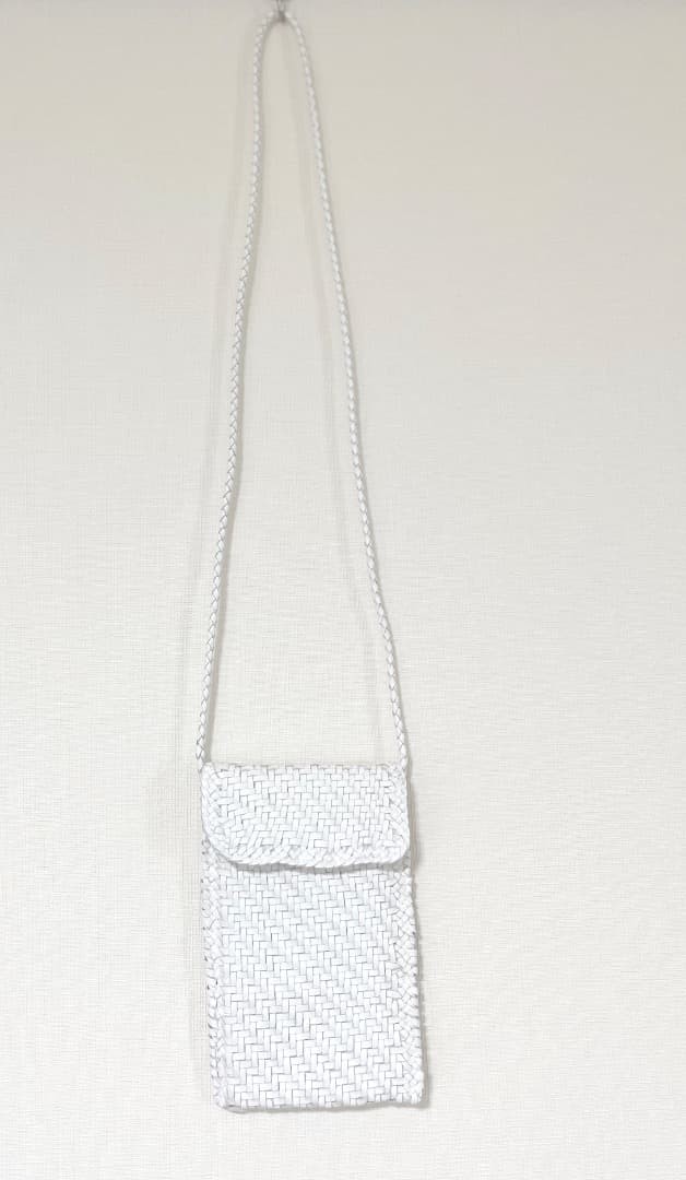 Dragon Leather Mesh Smartphone Shoulder Bag White