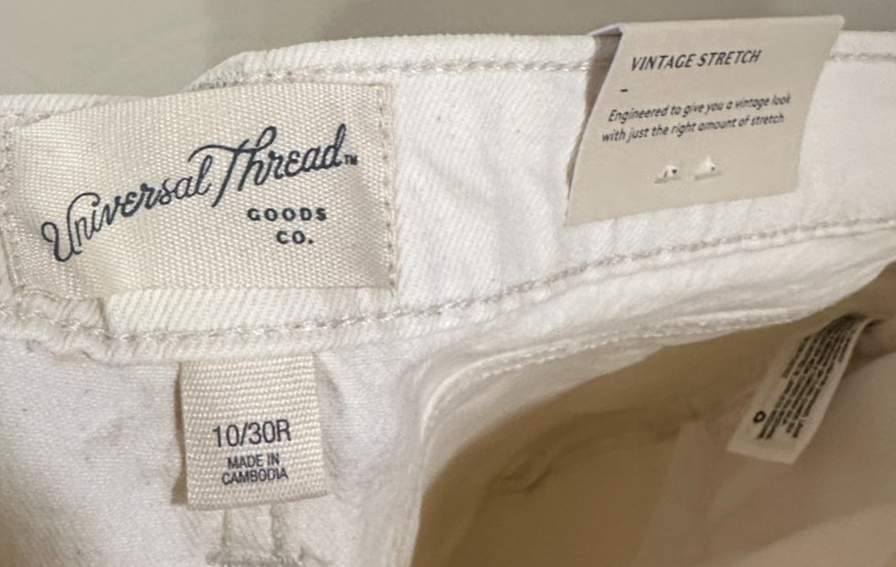 Universal Threads NWT Jeans 10REG 30R Distress Slashed Rough Hem 32×27″