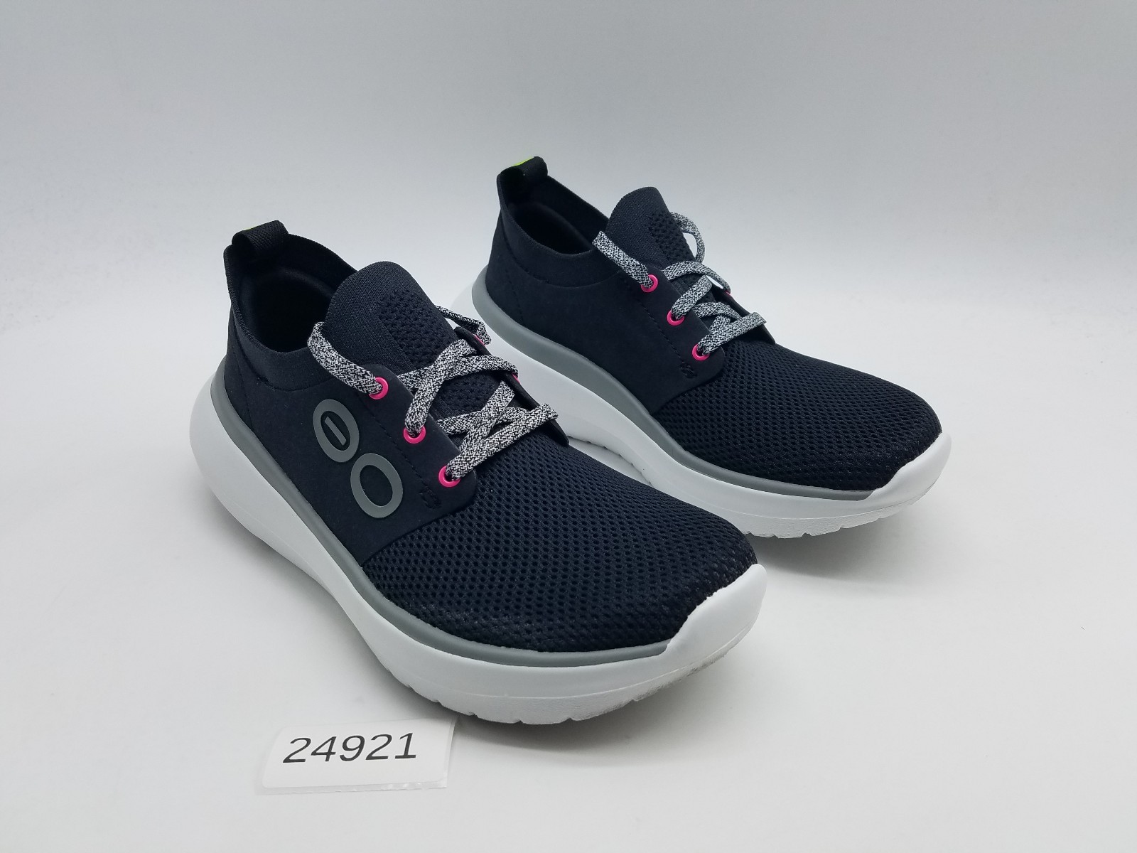Oofos Oomy Stride Women’s Size 6 Recovery Sneakers Black