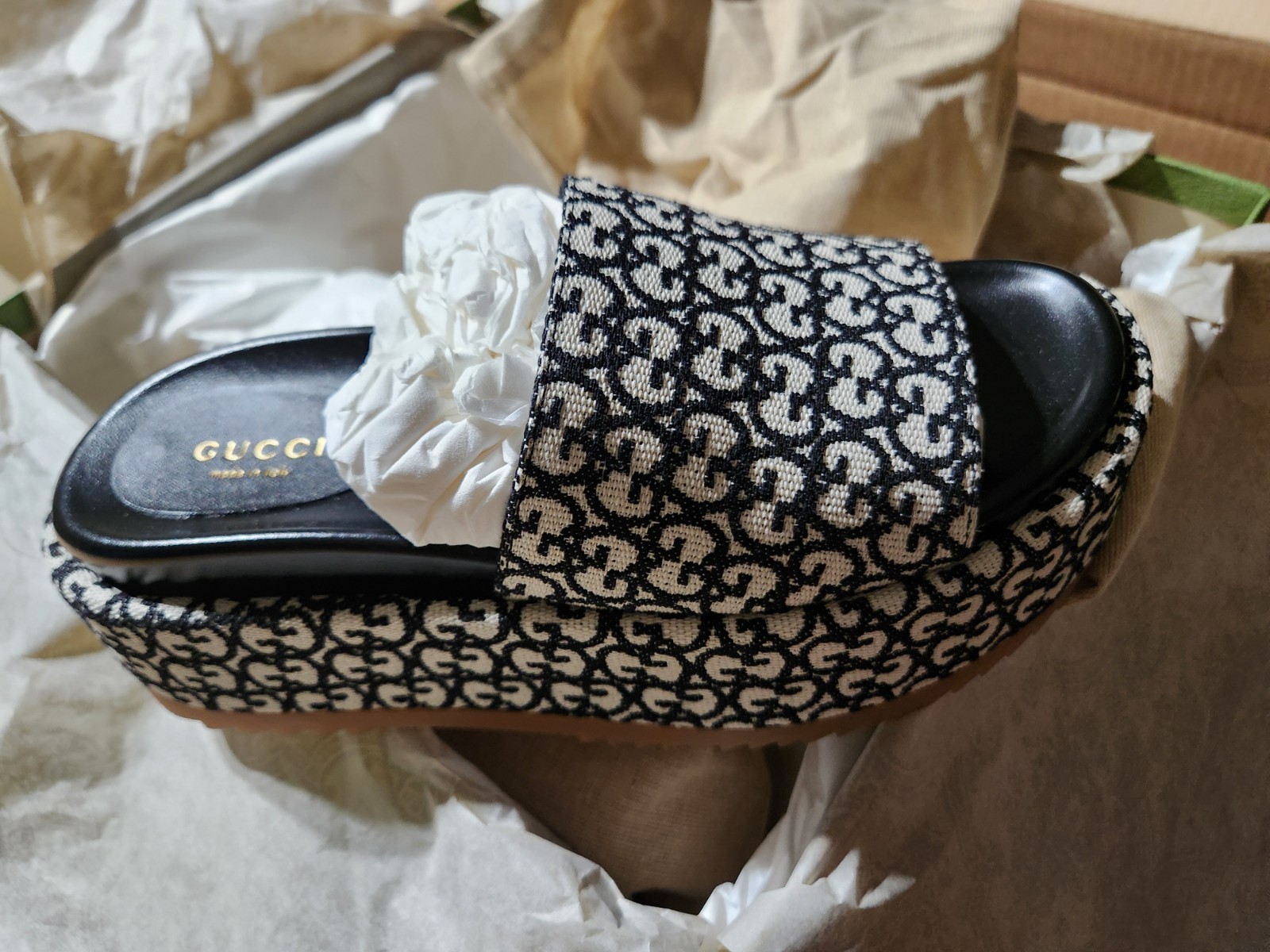 NEW Authentic Gucci Angelina Large Full GG Jacquard SlidesRetail $980