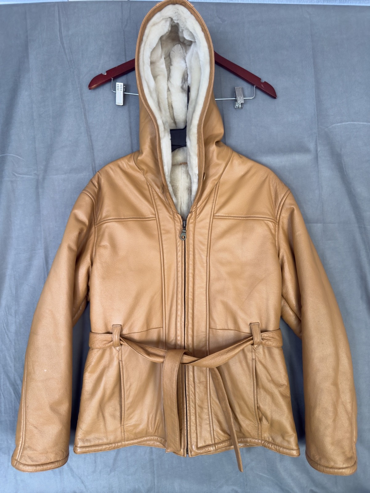 Wilsons Leather Vintage Women’s Faux Fur Lined Hooded Tan Jacket W/ Belt MEDIUM