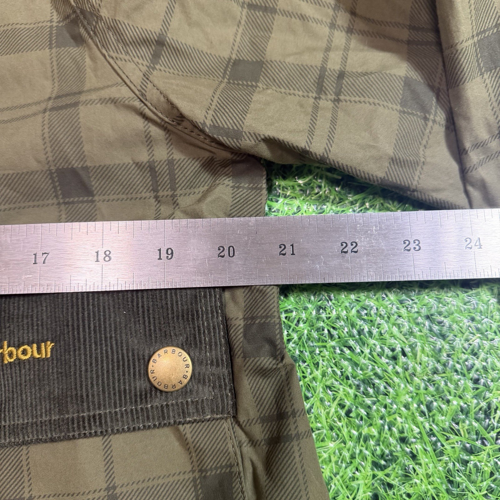 NWT Barbour Green Tartan Cropped Beadnell Casual Jacket Size 4 21×22 Inches