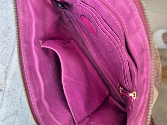 Fossil Sydney Crossbody Bag Adjustable Purse Clutch Fuchsia Hot Pink Leather