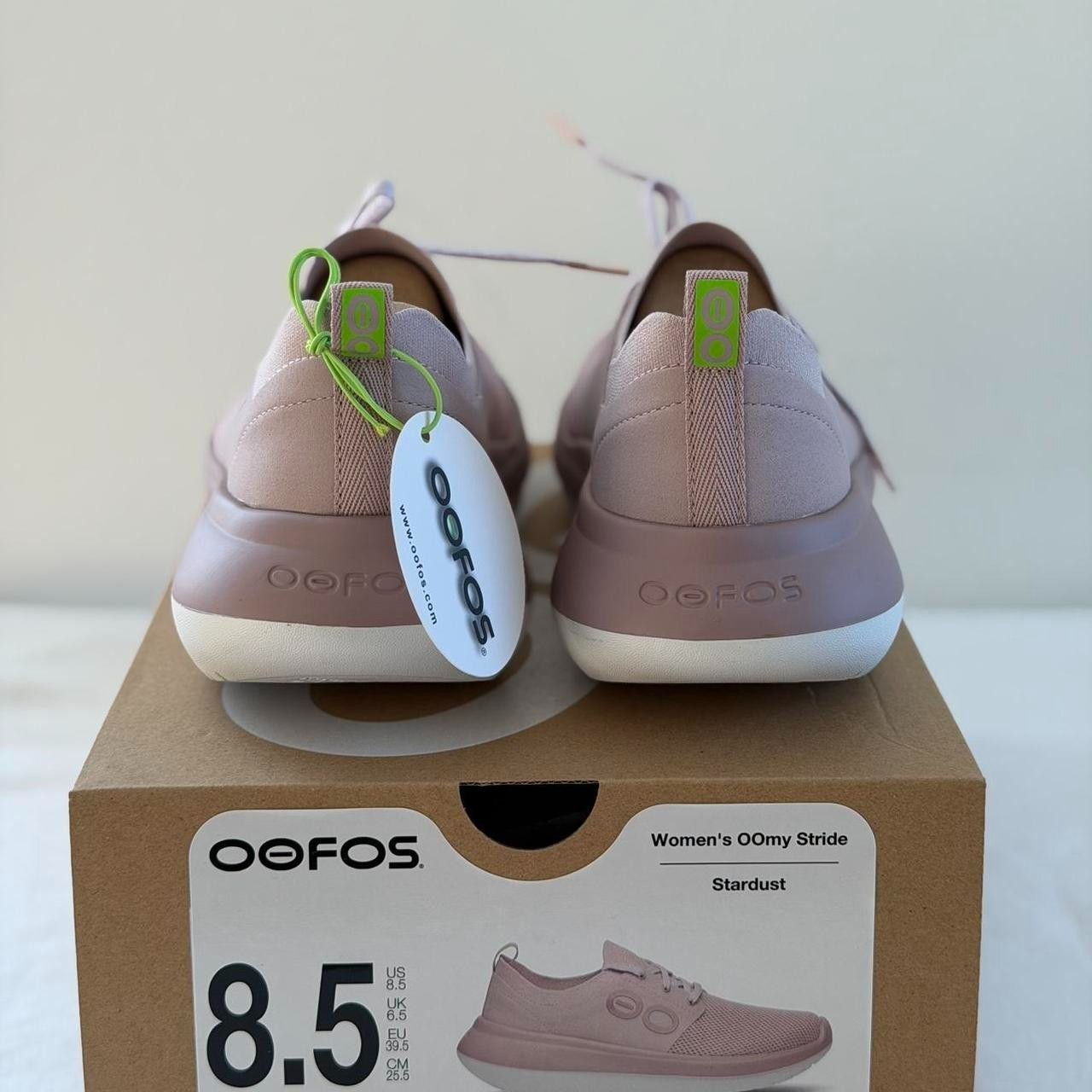 Oofos Women’s OOmy Stride Lace Up Shoe in White and Stardust, Size 8.5