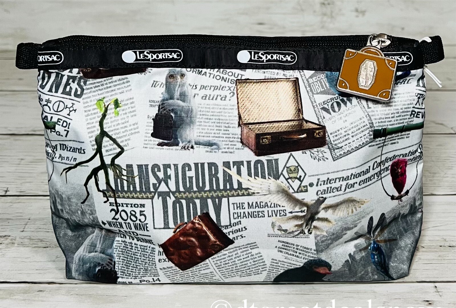 NWT LeSportsac Fantastic Beast Cosmetic Clutch 7105 G913 P1
