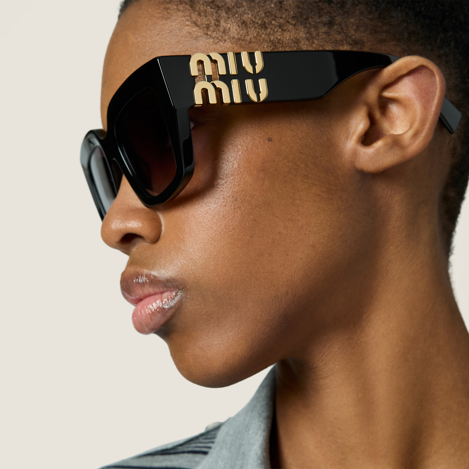 Miu Miu VMU04U 1AB Black Cat Eye Sunglasses Gold Logo NEW