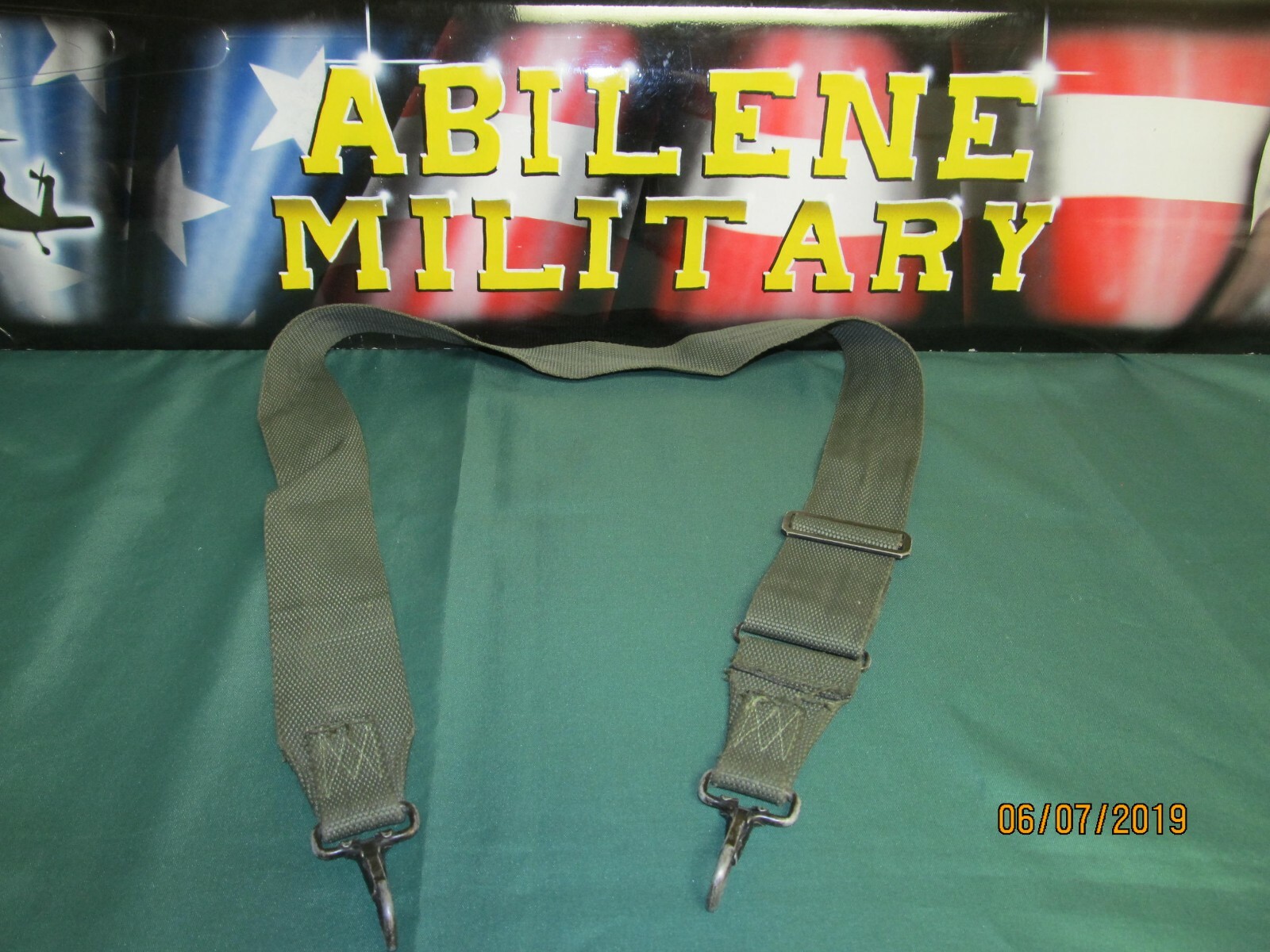US MILITARY GENERAL PURPOSE UTILITY STRAP 2 HOOK 2 QT CANTEEN