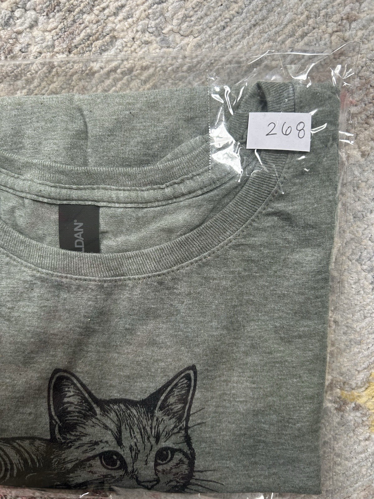 Cat Hiking / Backpacking / Camping Soft Olive Green Graphic T Shirt Women’s M