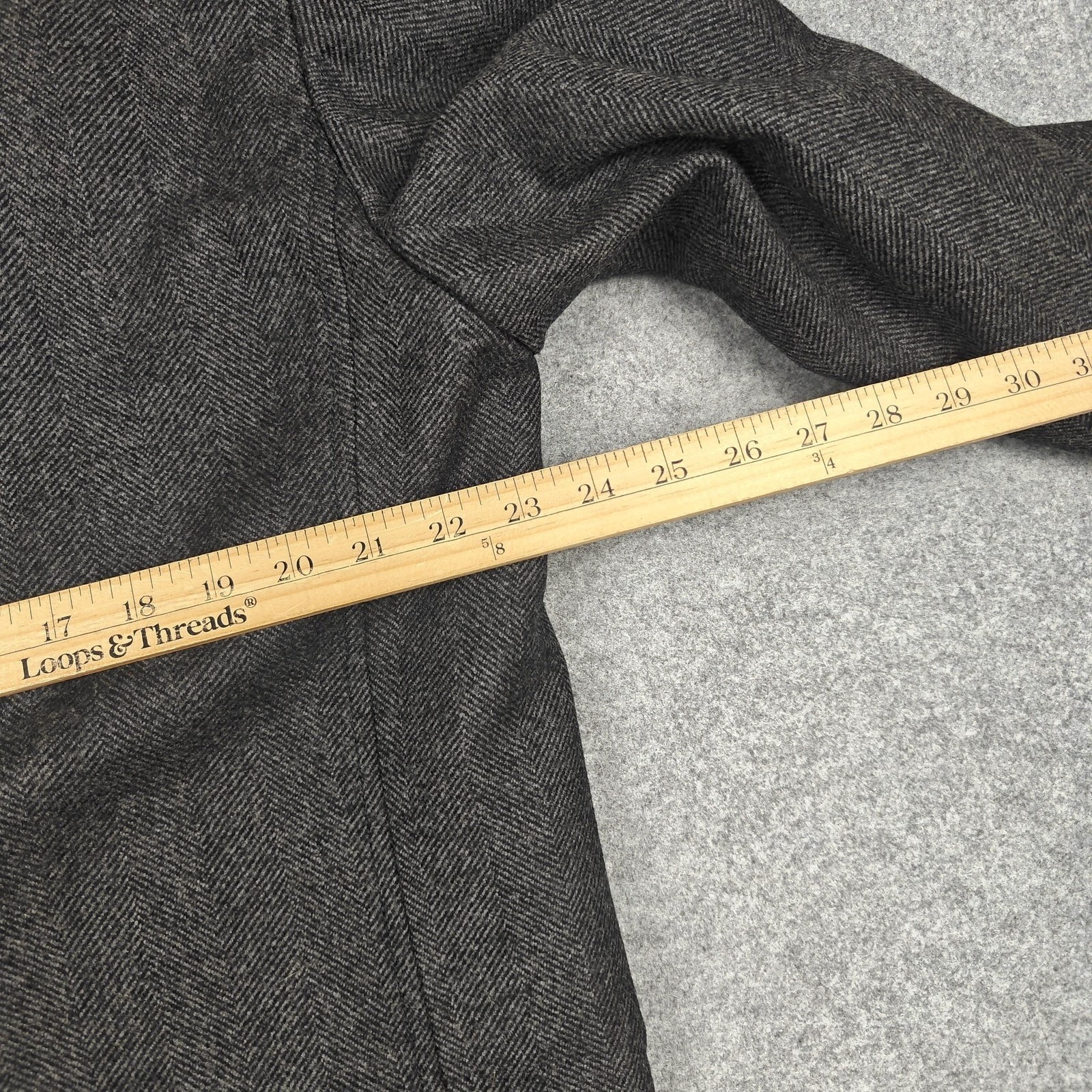 Corneliani ID Coat Mens 54R Gray Jacket Blazer Virgin Wool Herringbone Italy
