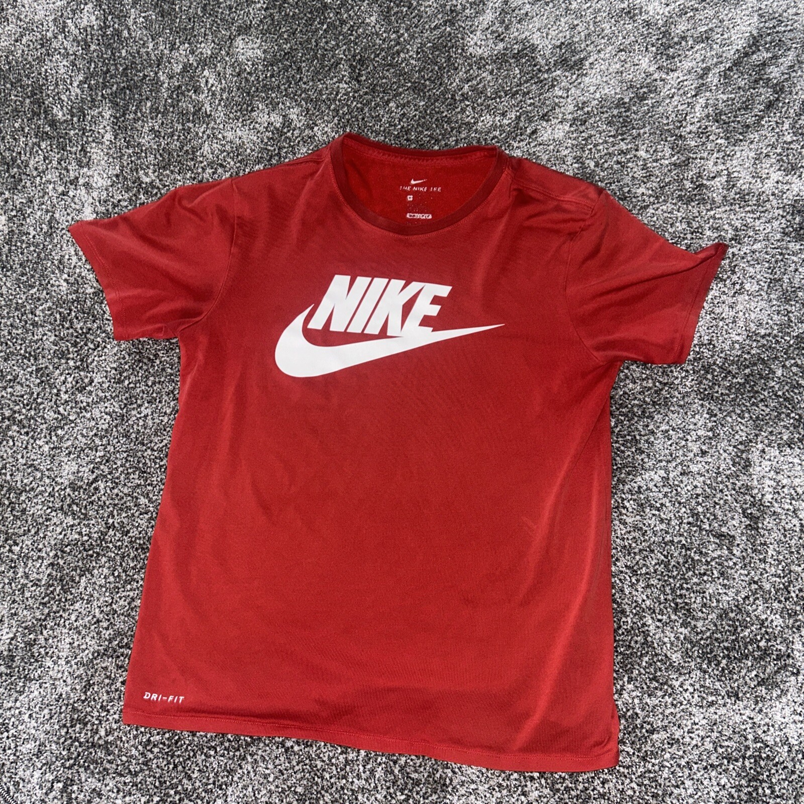 Nike Men’s Sportswear T-Shirt Active Short Sleeve Graphic Tee