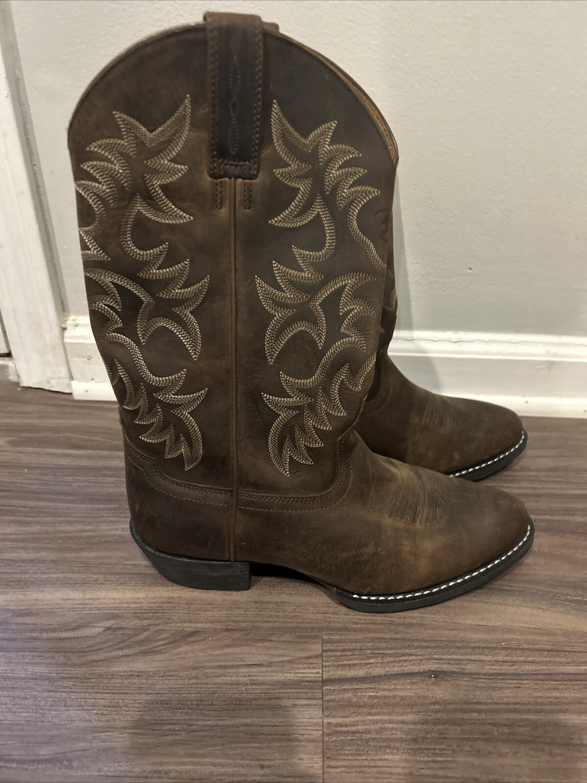 Ariat 34725 Distressed Brown Leather Cowboy Western Boots Men’s sz 8EE