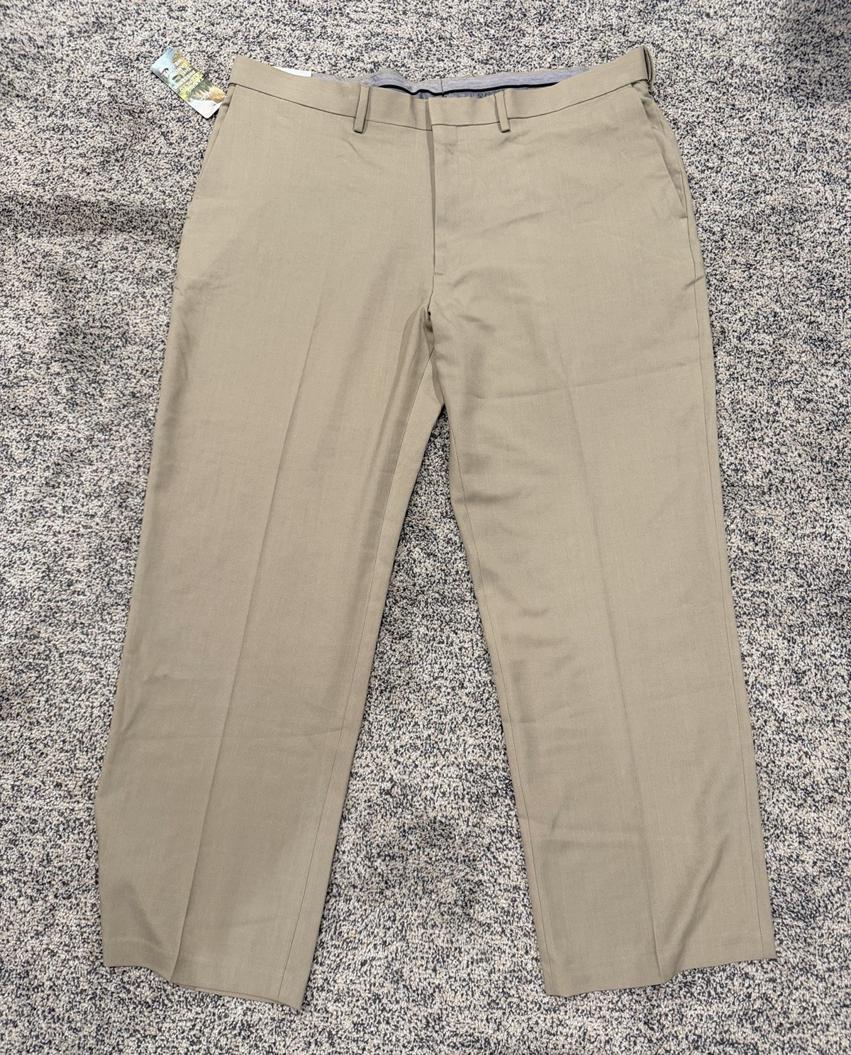 Haggar Men’s Beige/kahki Classic Fit Straight Leg Dress Pants 42Wx30L