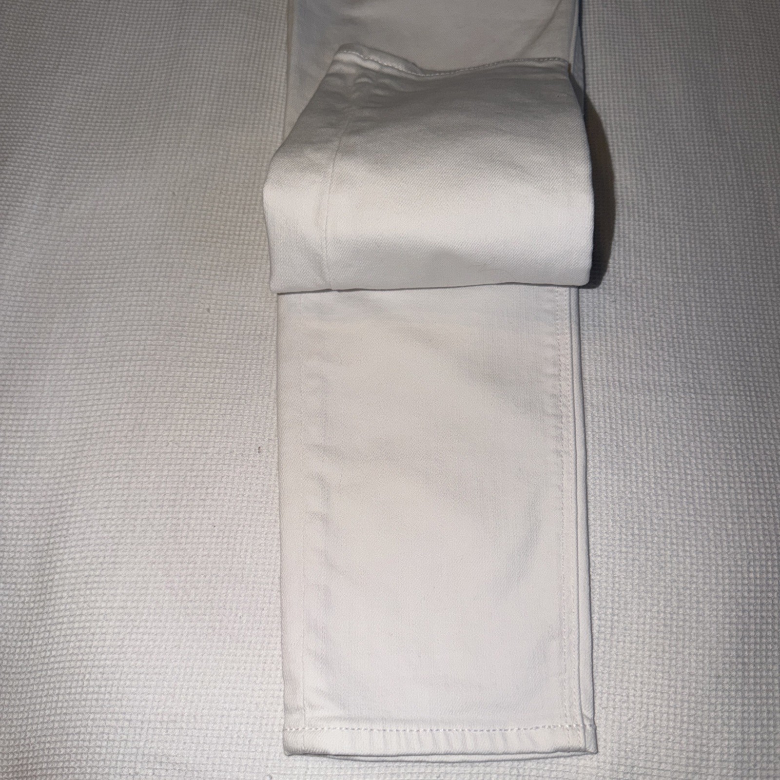 American Eagle Stretch Women’s Mom Jean Size 00R White Denim
