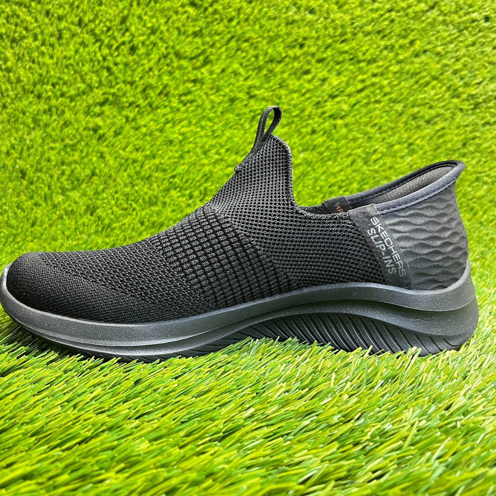 Skechers Ultra Flex 3.0 Cozy Womens Size 6D Black Walking Slip On Shoes Sneakers