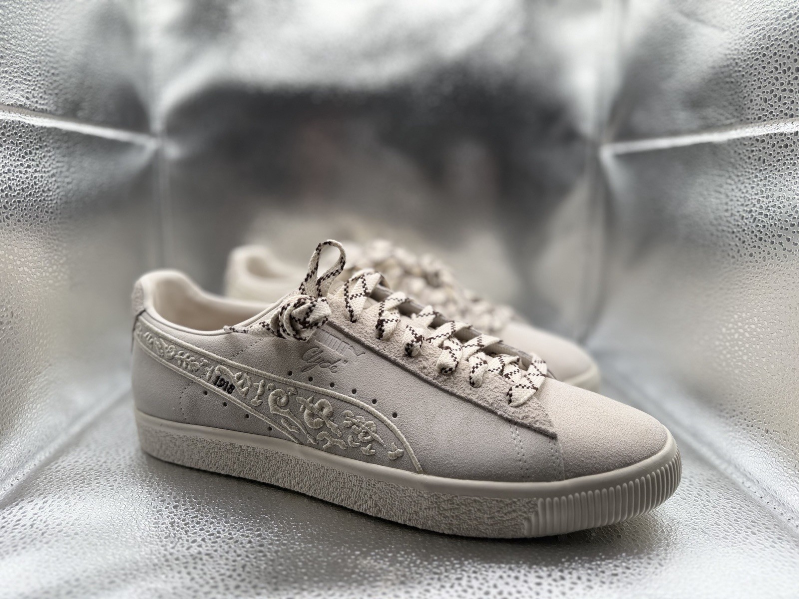 PUMA Clyde Leather Men’s White/Black Leather Lace Up Low-Top Sneakers US 8