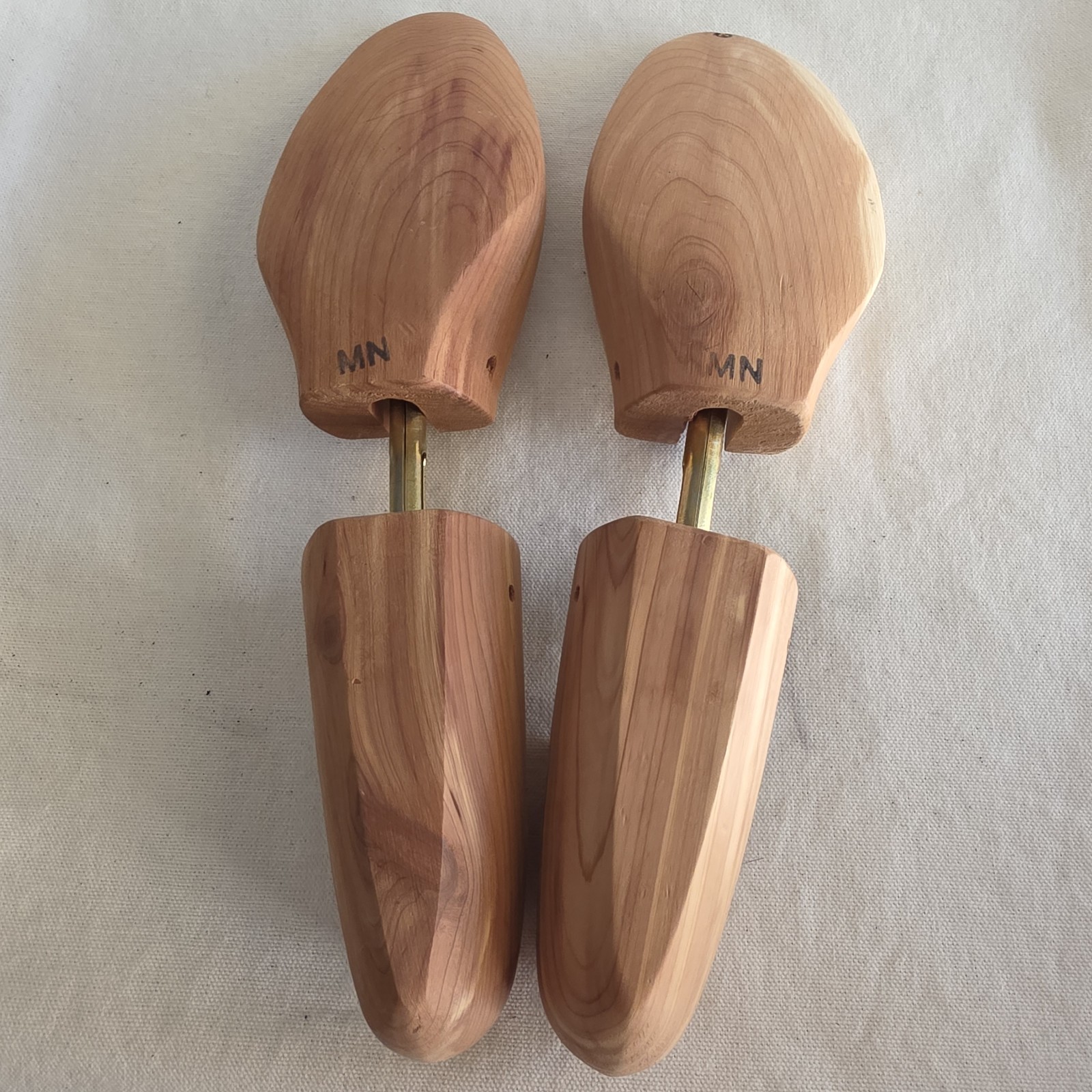 Footjoy Premium Cedar Shoe Trees Mens Medium Narrow