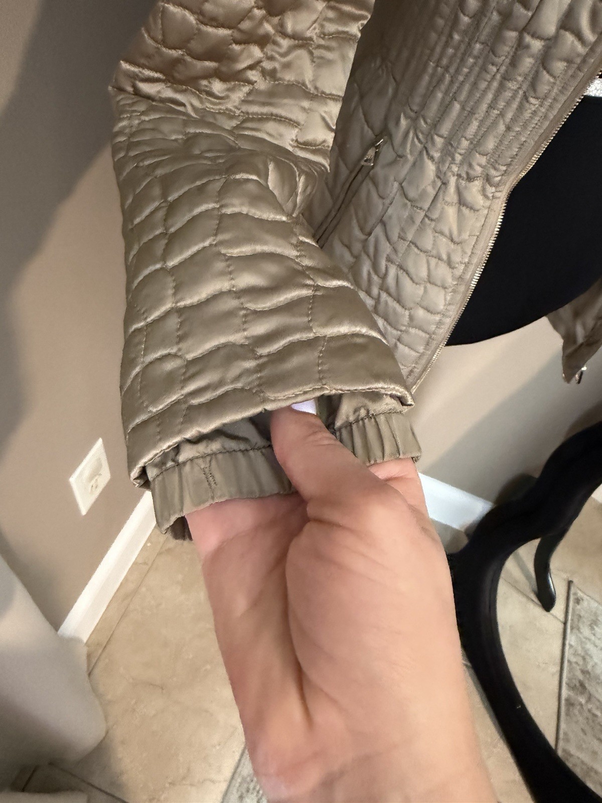 Prada Women’s Beige Mid-Length Quilted Fох Fur Trim Full Zip Jacket 40 (xs-s)