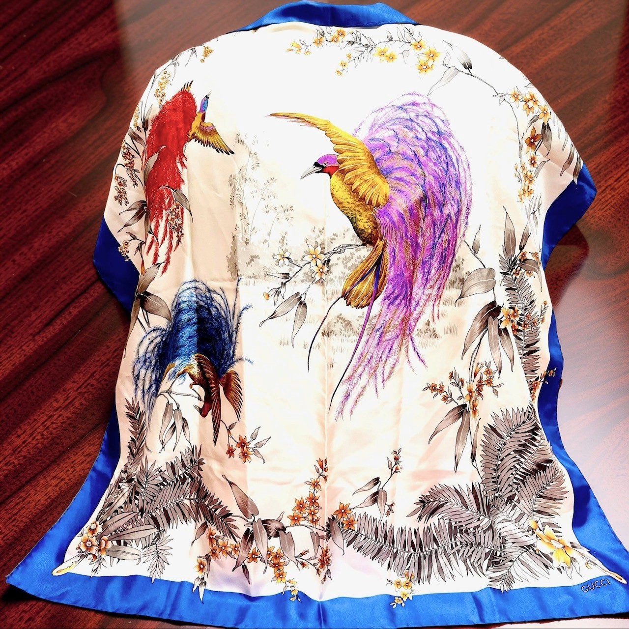Beautiful Birds Paradise Gucci 100% Silk Satin Scarf 34″ Ivery Blue (45)