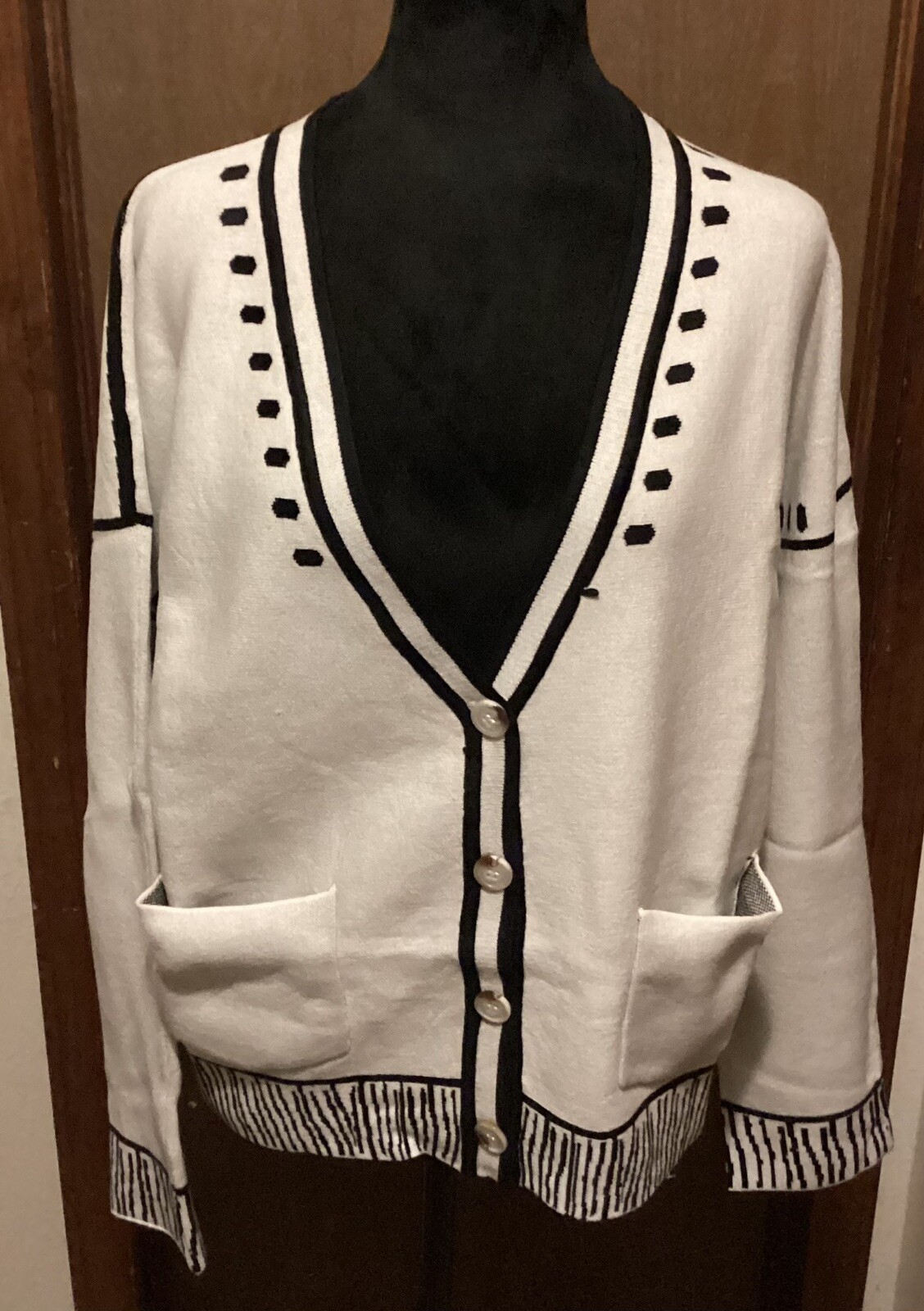 Davi & Dani Ivory Sweater Size L
