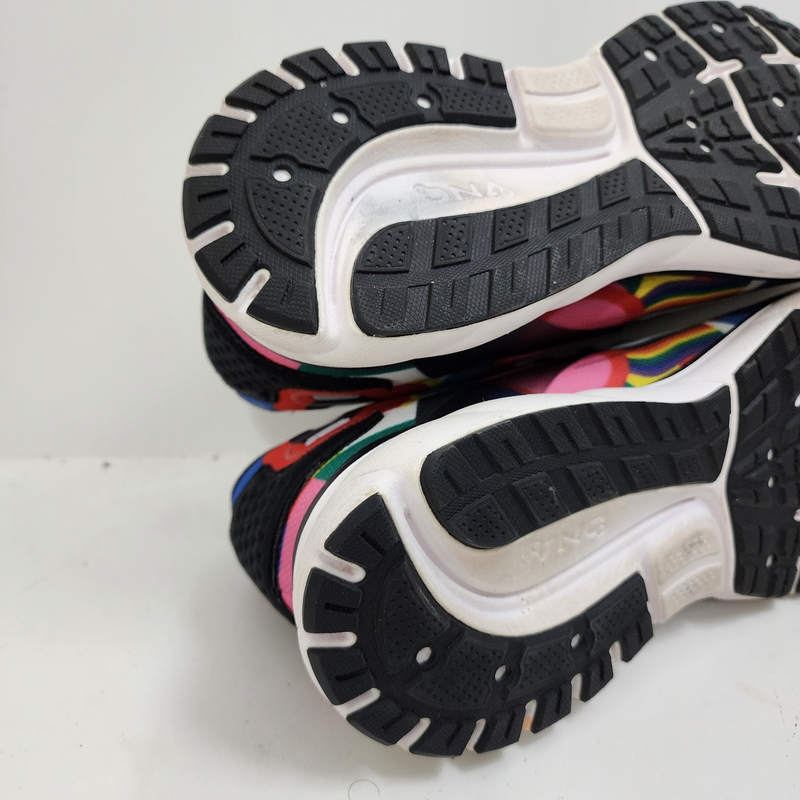 BROOKS TRACE 2 X LISA CONGDON Mens Size 10 Multicolor PRIDE Sneaker 1103881D074