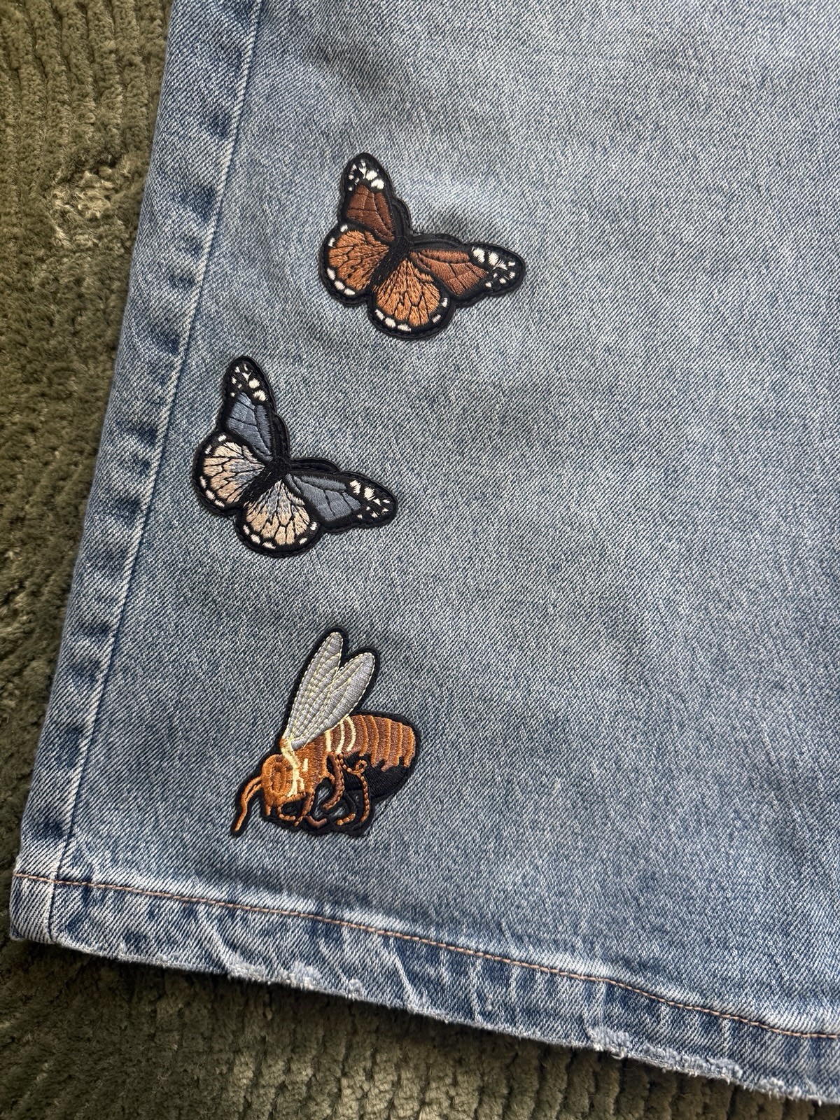 Hollister Light Wash High Rise Bermuda Denim Shorts 31 Embroidered Butterfly