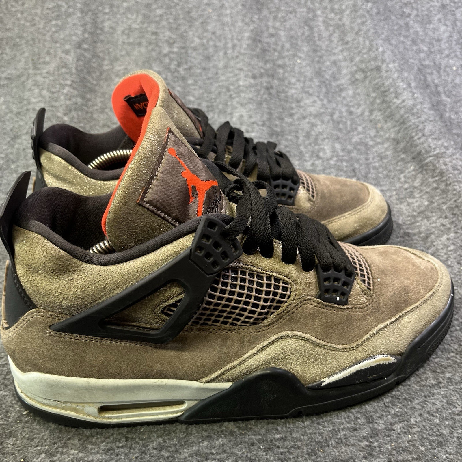 Air Jordan 4 Retro Taupe Haze Size 10 DB0732-200 2021