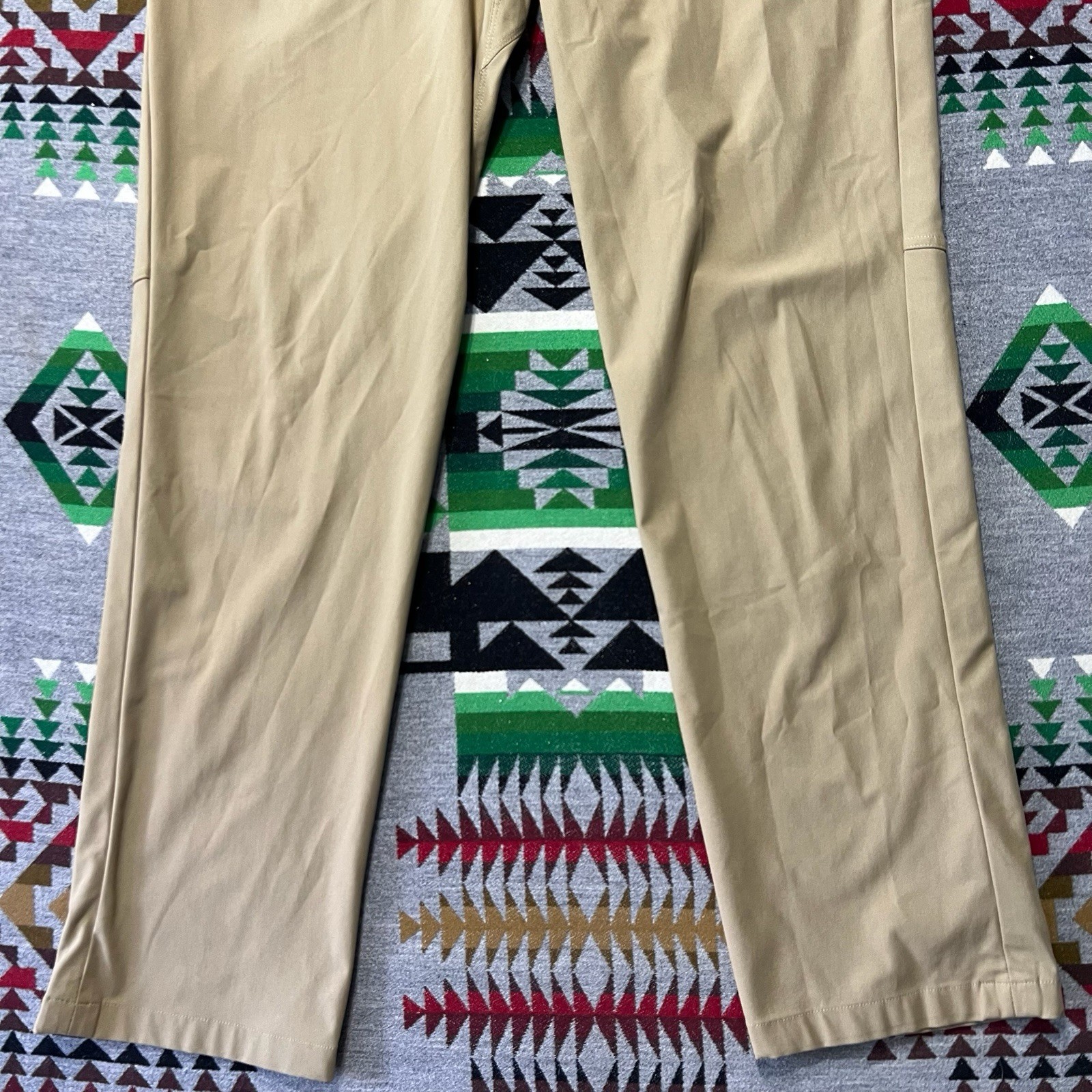 Lululemon ABC Classic Fit Pants Mens 36×31 Beige Khaki Stretch 5 Pocket Chino B2