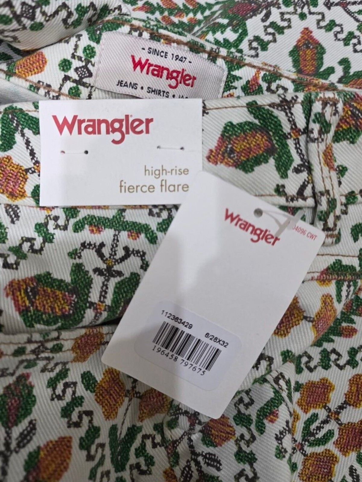 NWT Wrangler Vintage High Rise Fierce Flare – Floral Print Jeans Boho 6/28×32
