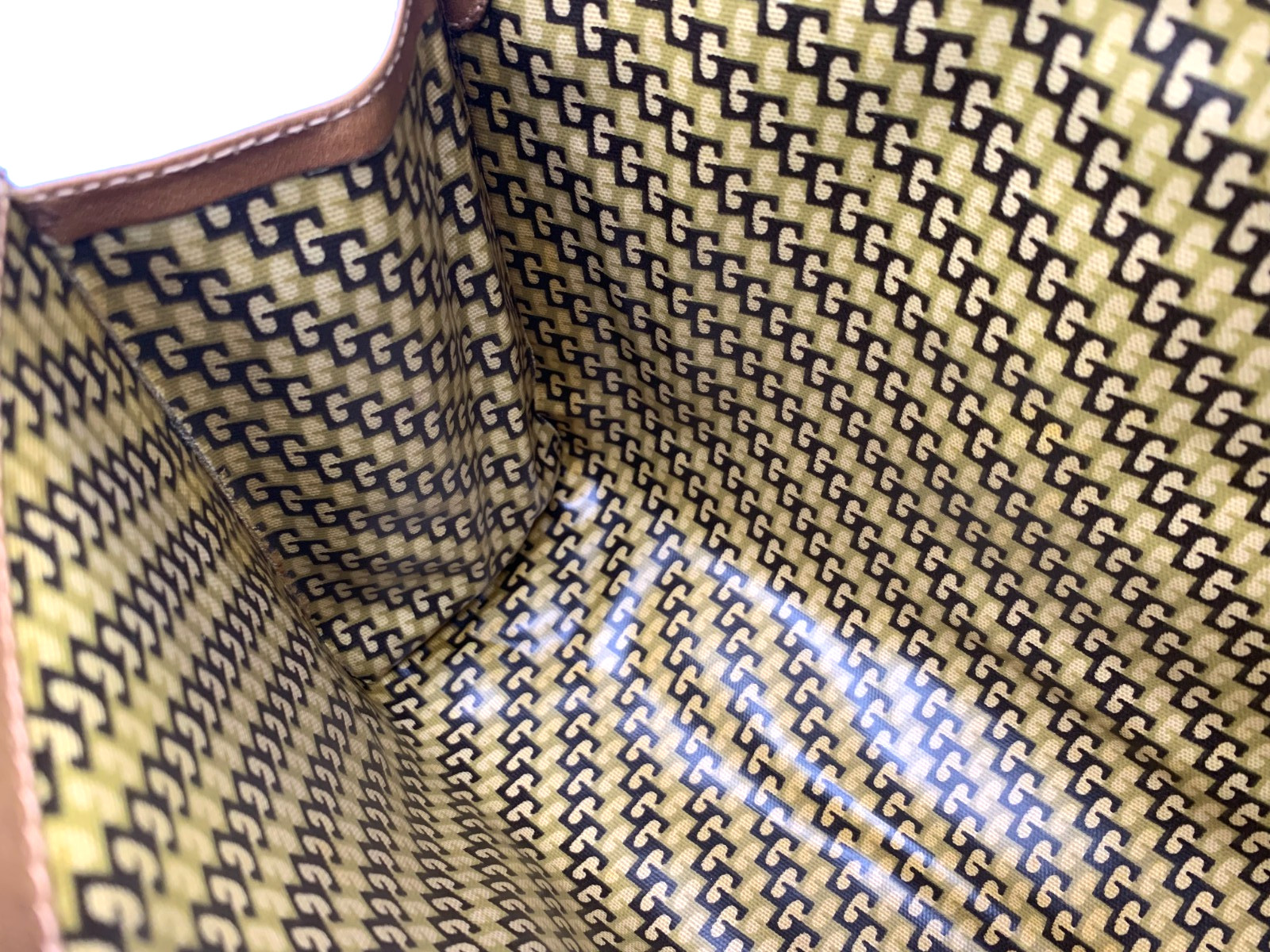 GUCCI VINTAGE Web Stripe Clutch Suede Leather Camel Large Rare Authentic