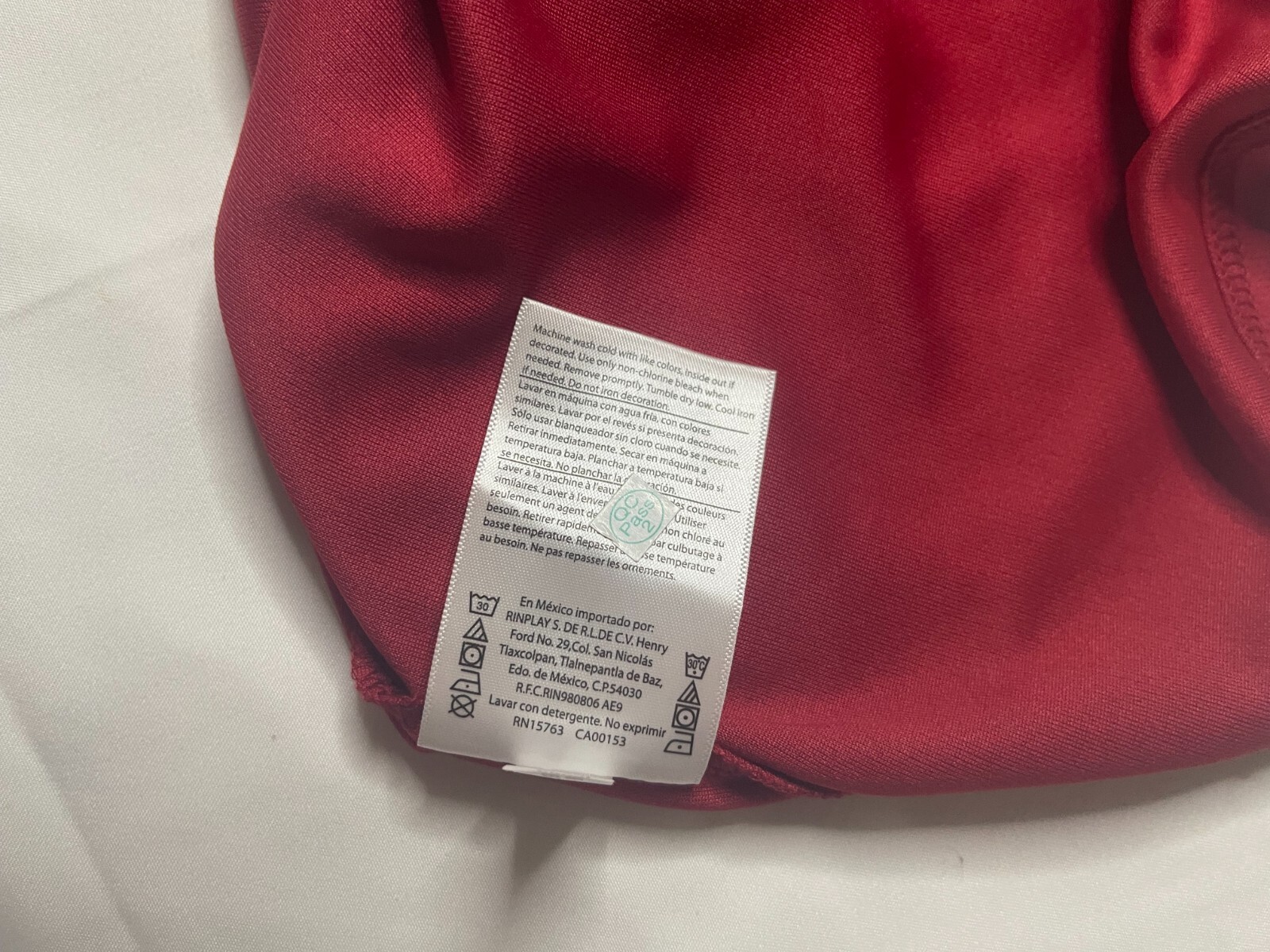 Rivalry THREADS 91. Children’s pullover size S (6/7). In red. Made in Banglades