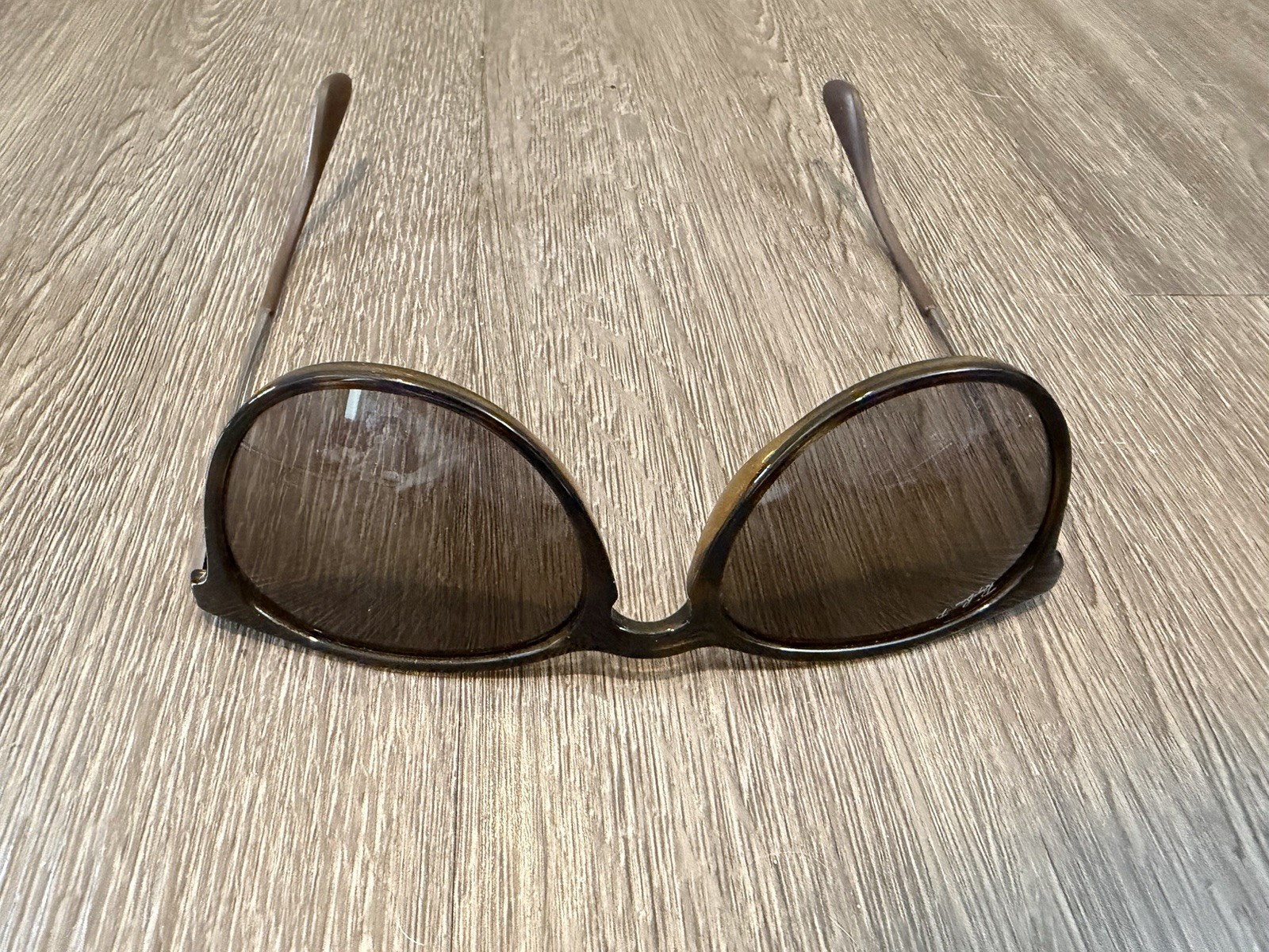 Authentic RAY-BAN ERIKA RB4171 710/T5 WOMEN’S POLARIZED SUNGLASSES 54mm Lens