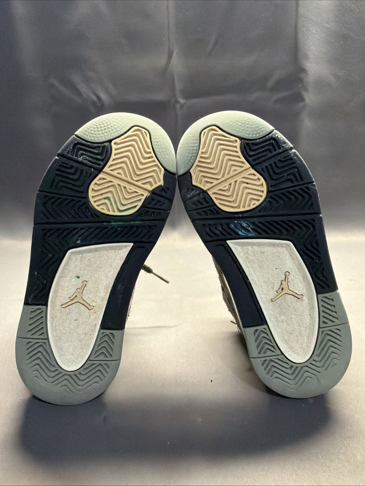 Jordan Air 4 Shoes Kids Size 12C Green Olive Suede Basketball FB9929-200 C4