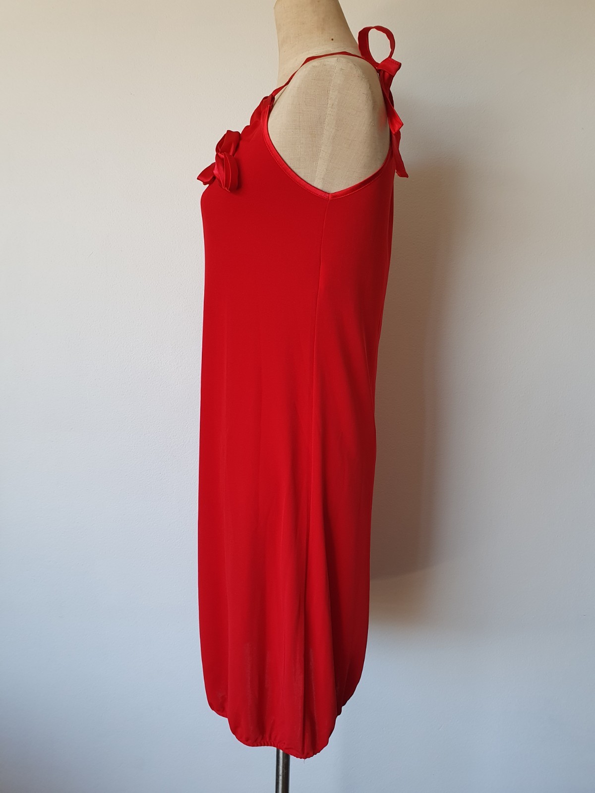 red dress BENETTON size S 3D flowers