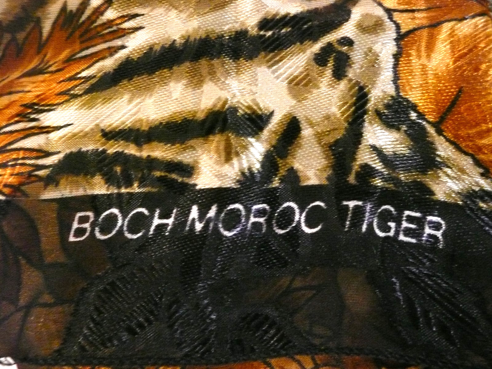 ANTIQUE GOLDEN BRONZE POLYSTER ANIMAL BIRDS TIGER SHAWL SCARF 1970 40″x 40″