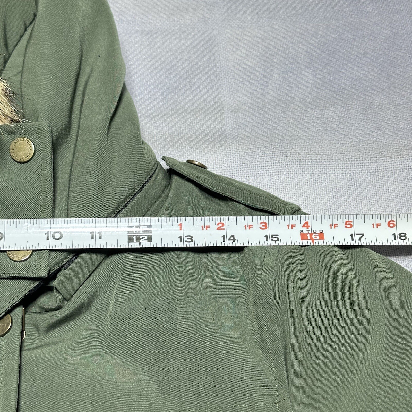 Pendleton North Shore Green Down Parka Jacket Coyote Fur Hood Women’s Size XS