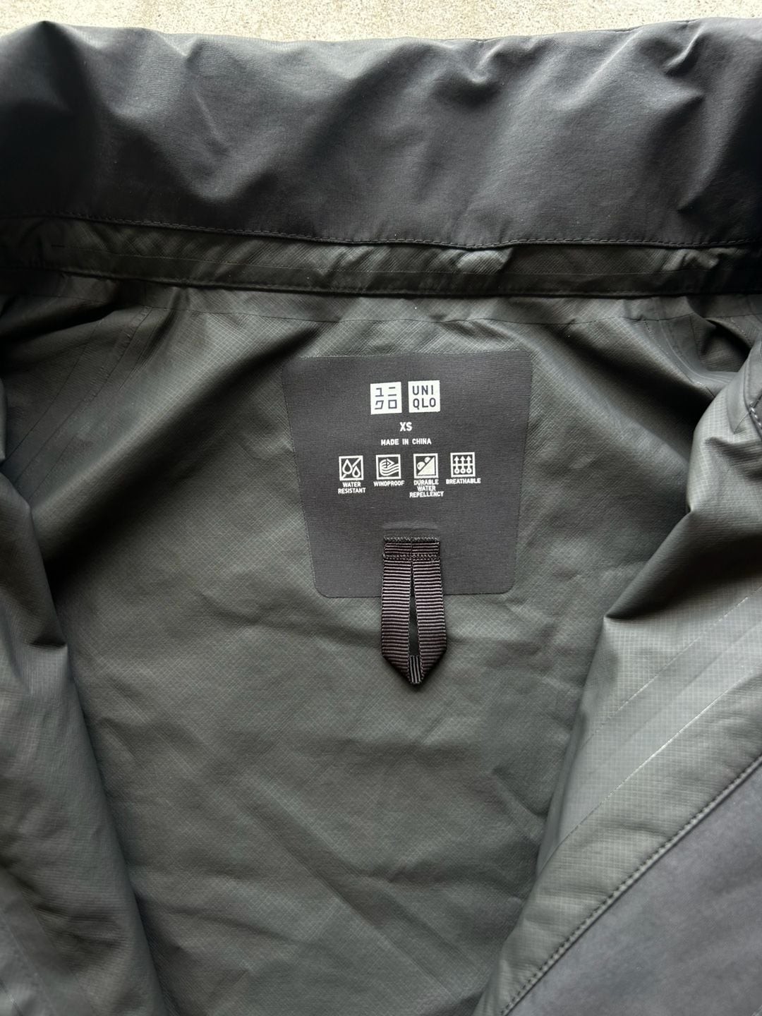 Uniqlo Blocktech Coat Water Resistant Hoodless Rain Jacket Black XS