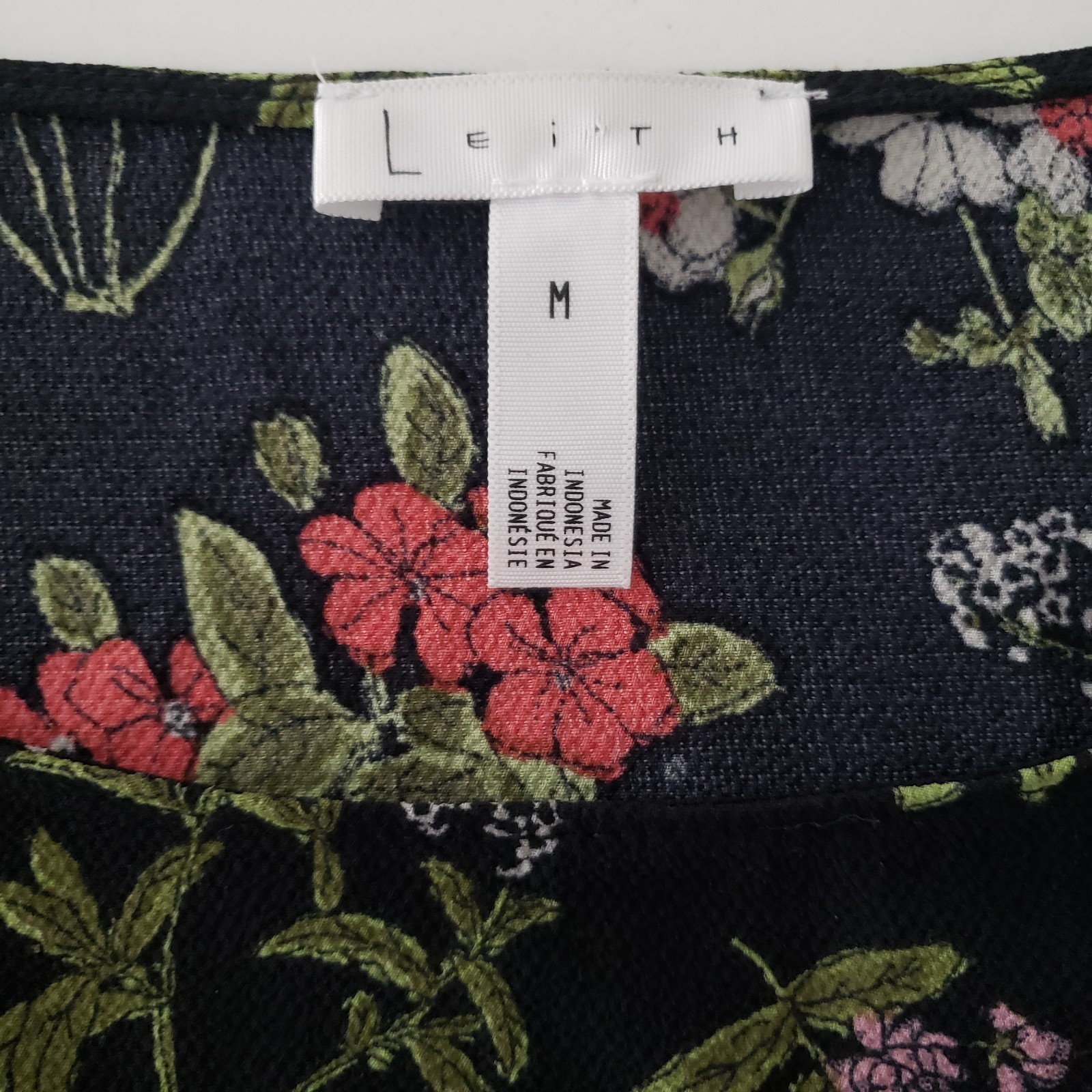 Nordstrom Leith Womens Size Medium Black Floral Blouse Top Long Sleeve Red Green