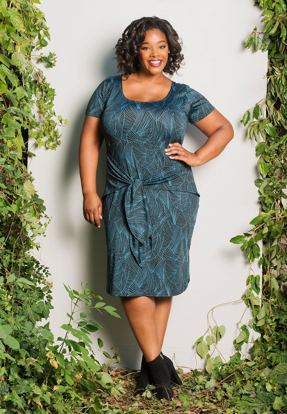 Plus Size Dress 1X – 5X Short Sleeve SWAK Made USA Blue Black White Poly Spandex
