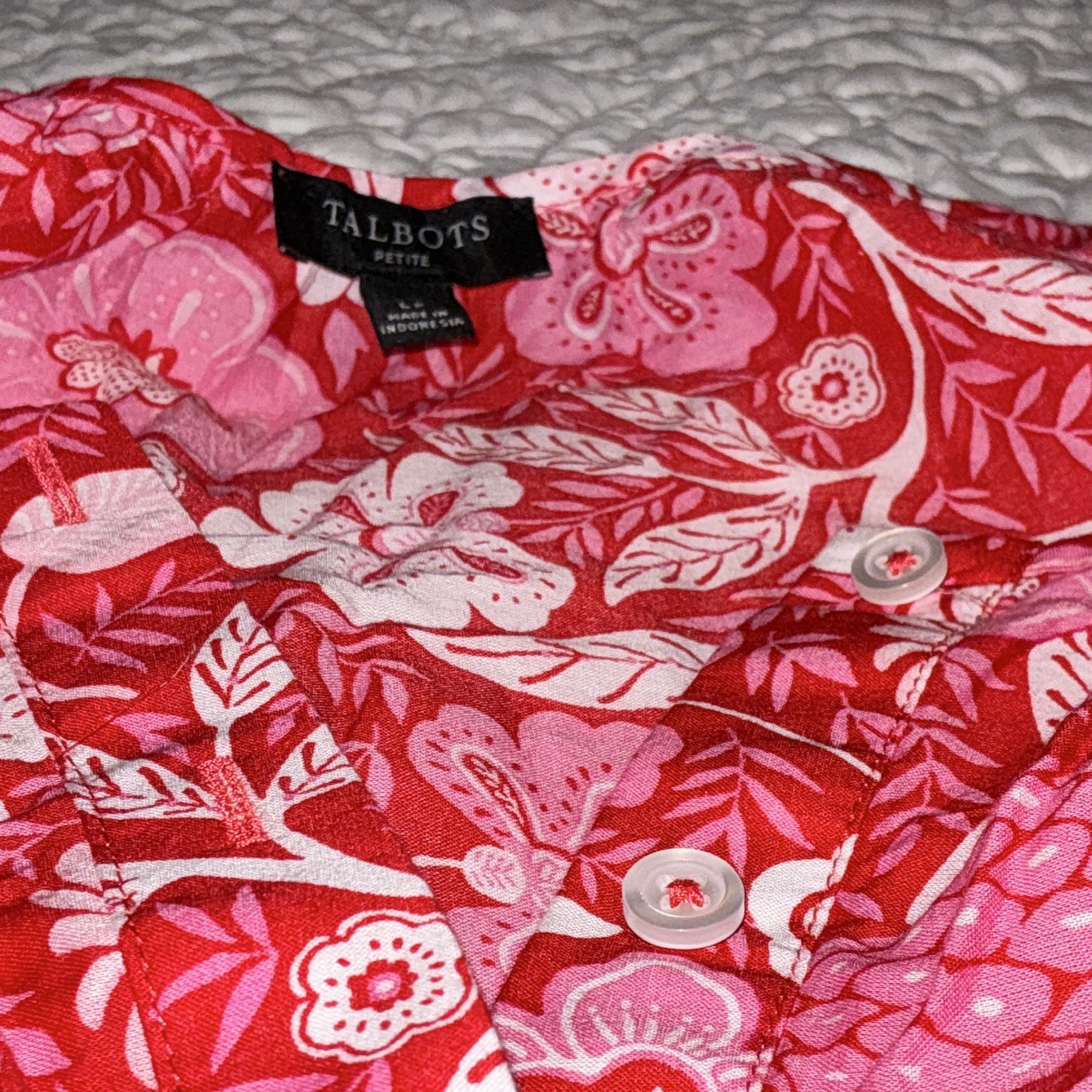 Talbots Petites L Red Pink White Floral Woven Cotton Button Front Blouse
