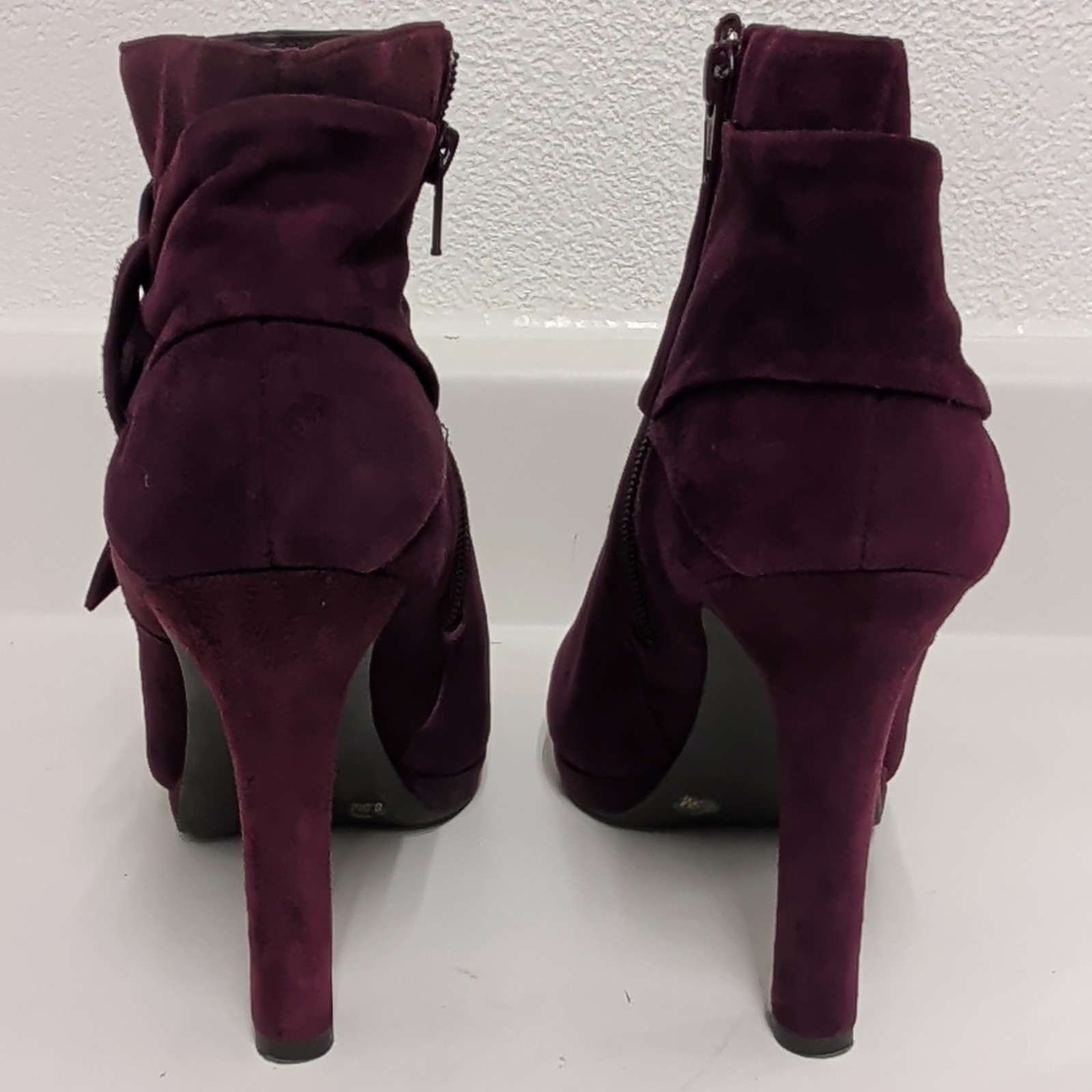 Gianni Bini Burgundy Leather Ankle Booties Side Zip Bow Accents Round Toe 8.5M