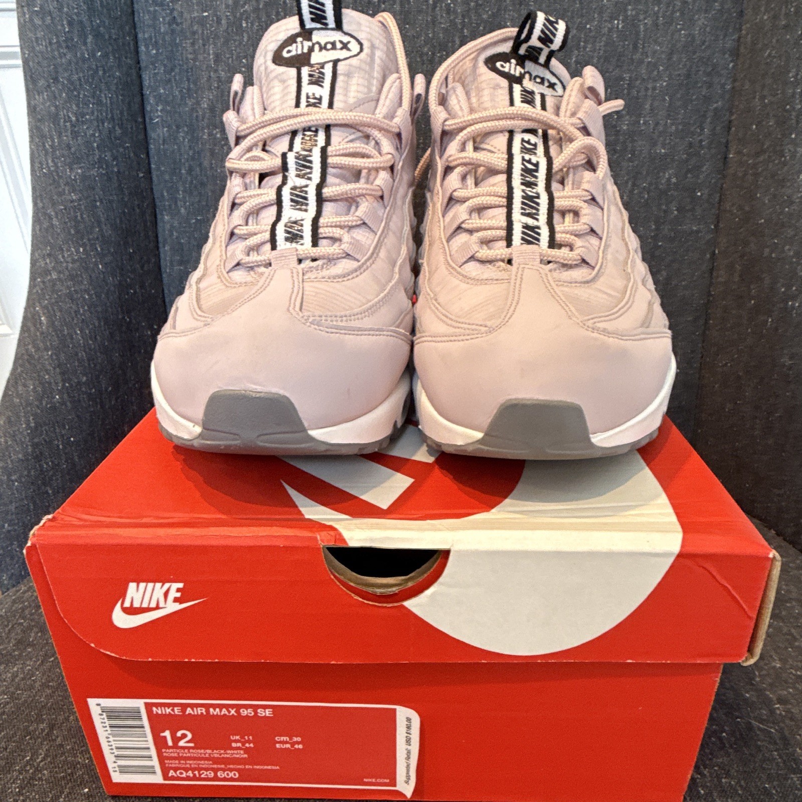 Nike Air Max 95 SE Particle Rose Pink/White/Black Air Cushioning AQ4129-600