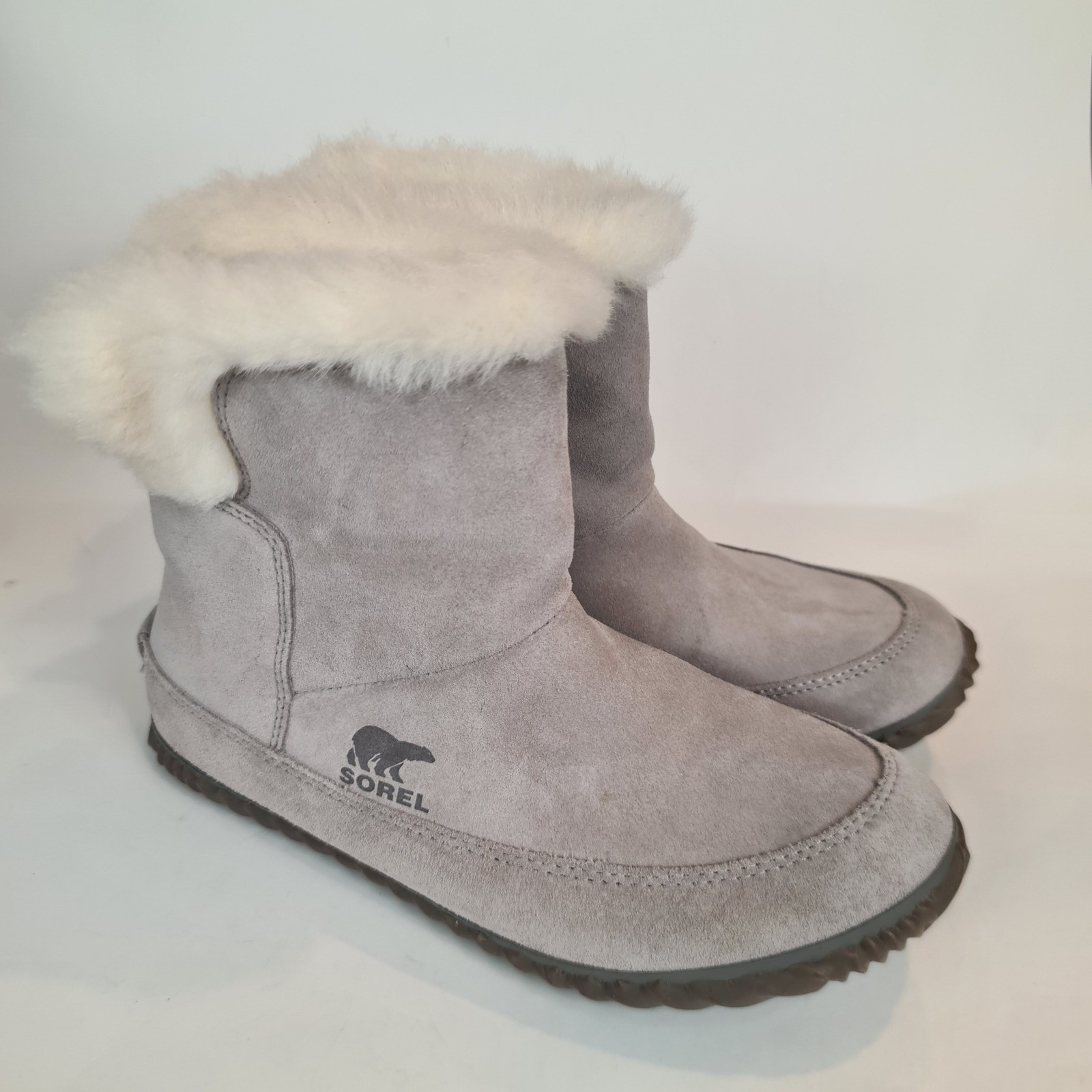 Sorel Out N About Bootie Gray Suede Faux Fur Winter Boots Womens 9 NL3073-061