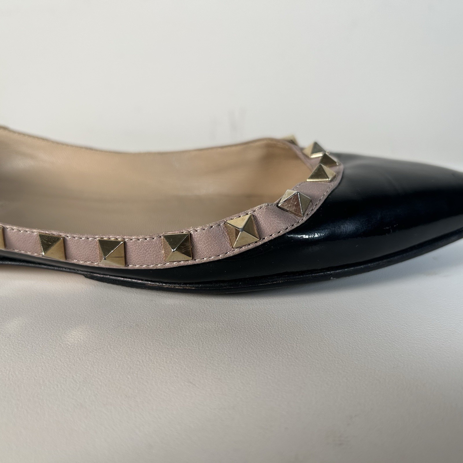 Valentino Garavani Rockstud Ballet Flats Black Pointed Toe Patent Leather Sz 39