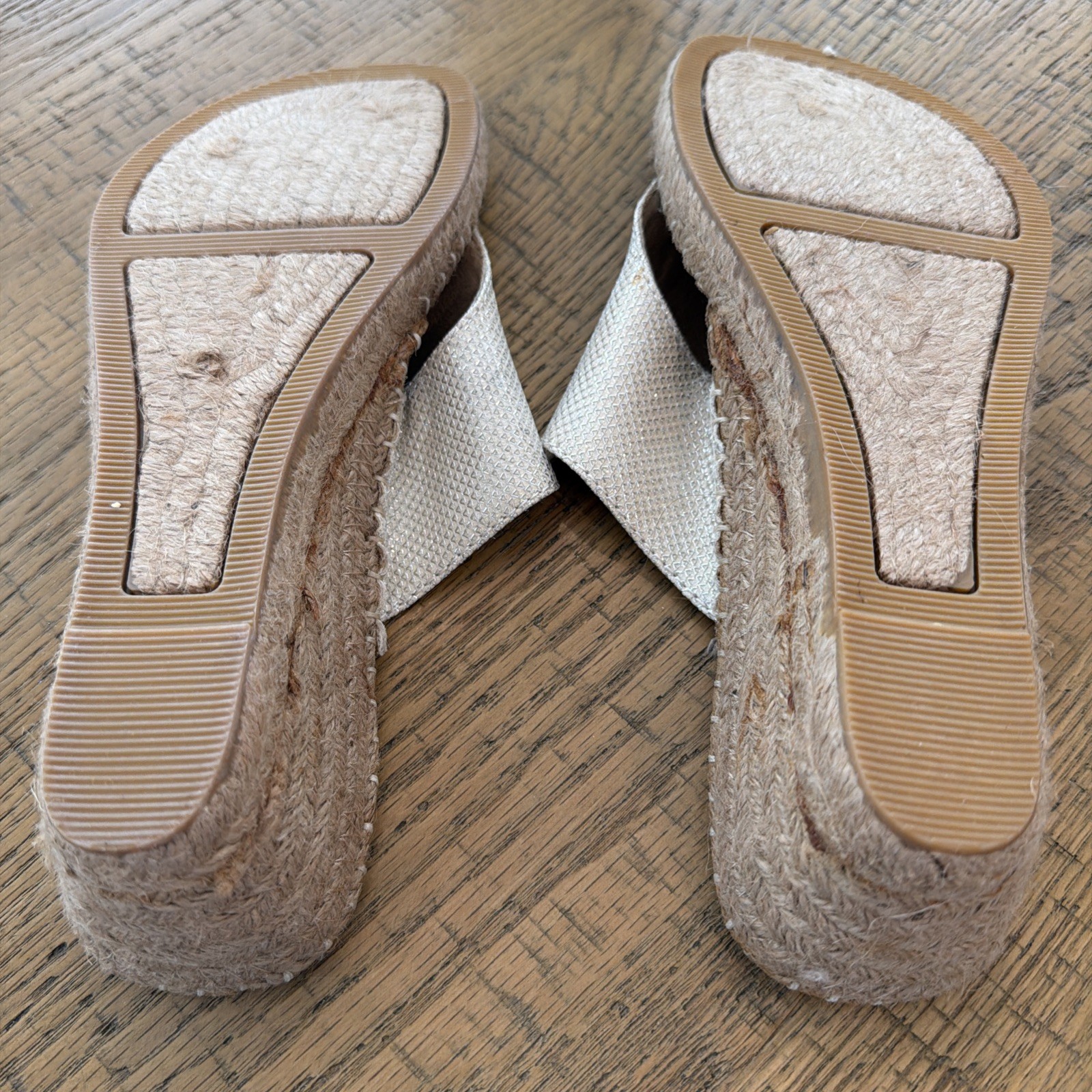 White Mountain Beachball Womens Gold Metallic Espadrille Wedge Sandals Size 8.5M