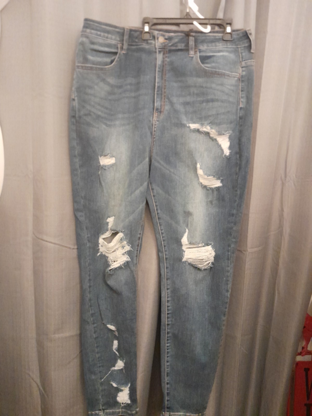 M.A.P. Most Attractive People Women’s 3X Distressed Ripped Jeans 38×30