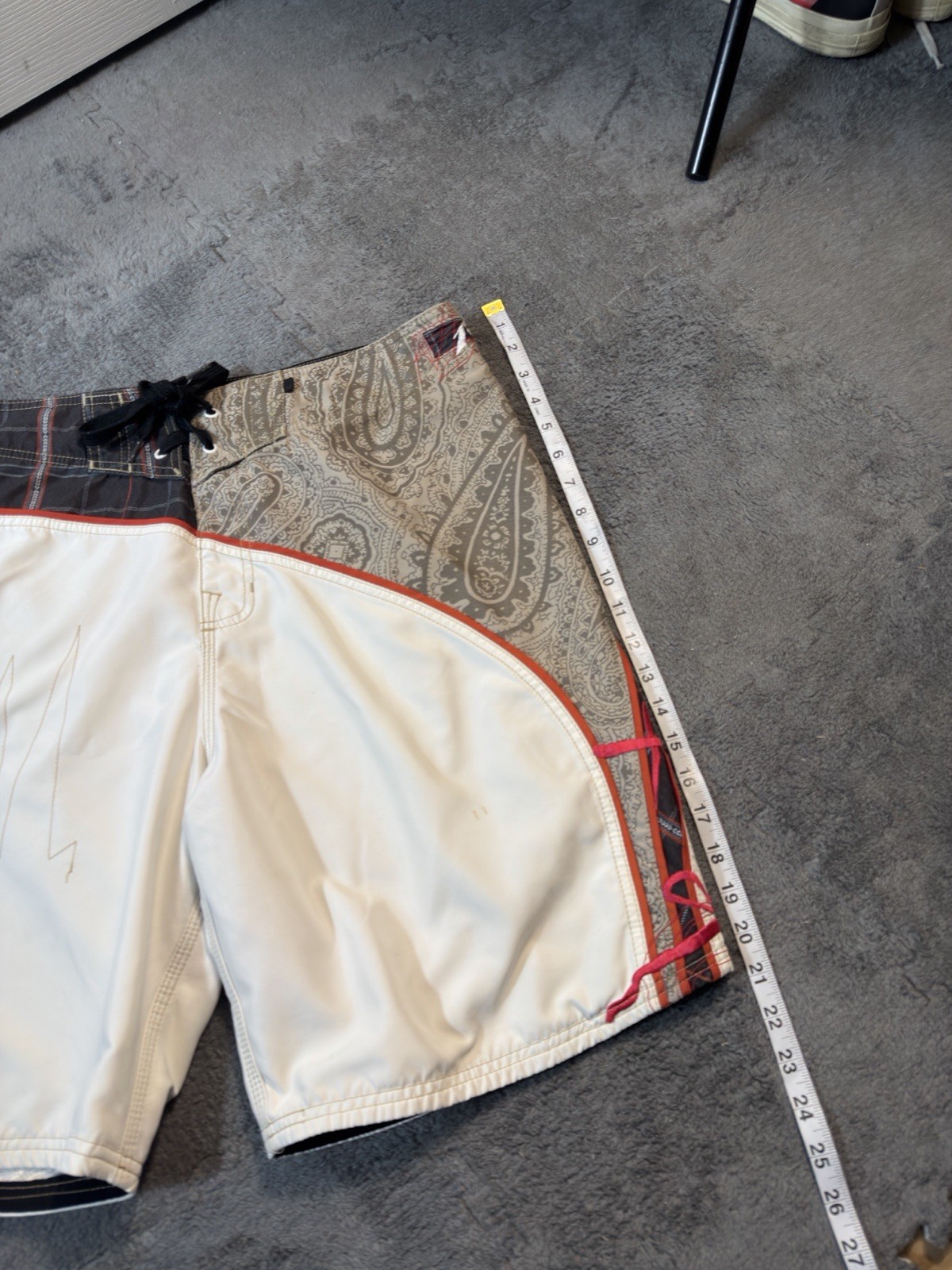 Rusty Men’s Boardshorts Paisley White/Gray/Black/Red Size 36 Drawstring