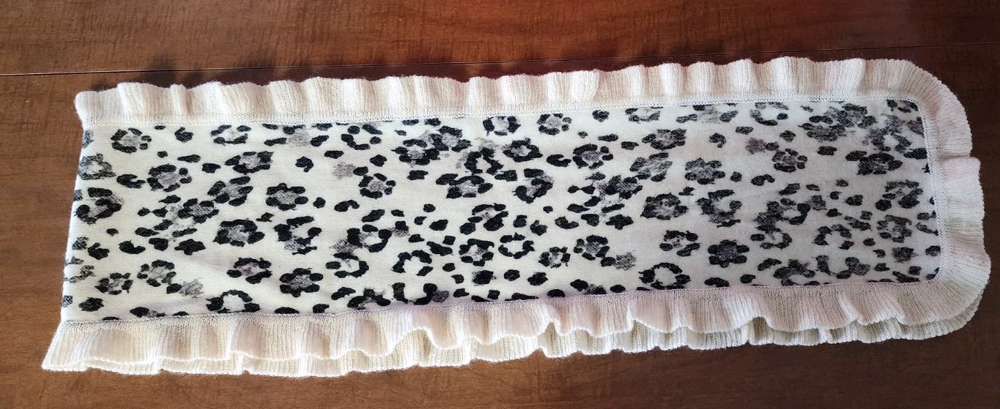 Nordstrom Leopard Print Scarf 90% Wool • 10% Cashmere Frill Rectangle 64″ x 10″